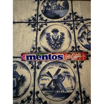 38Mentos rood fruit
